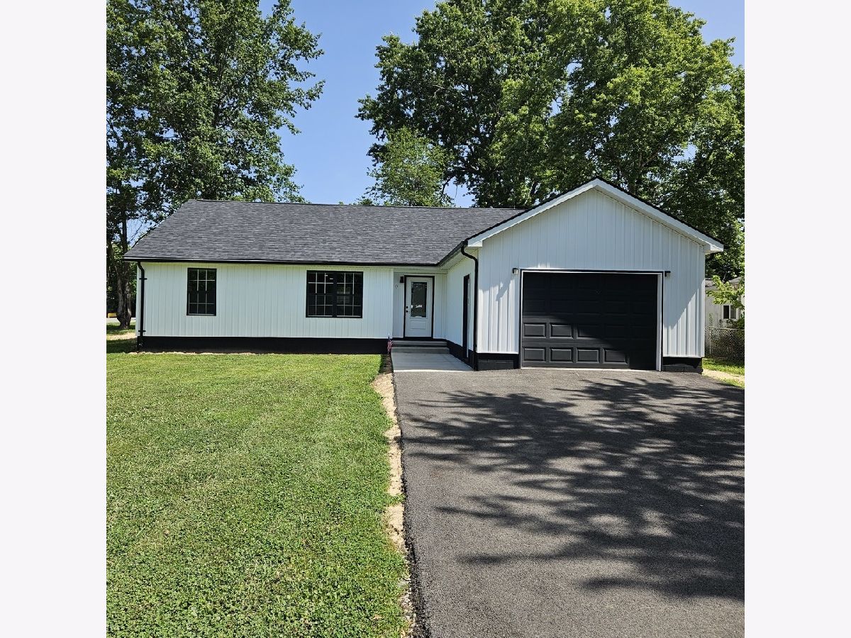  For Sale Carterville Illinois, 900 Oregon Street