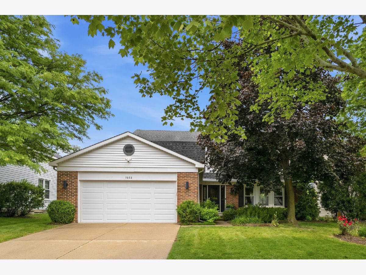 Homes For Sale Astor Place Buffalo Grove Illinois, 1022 Hobson Drive