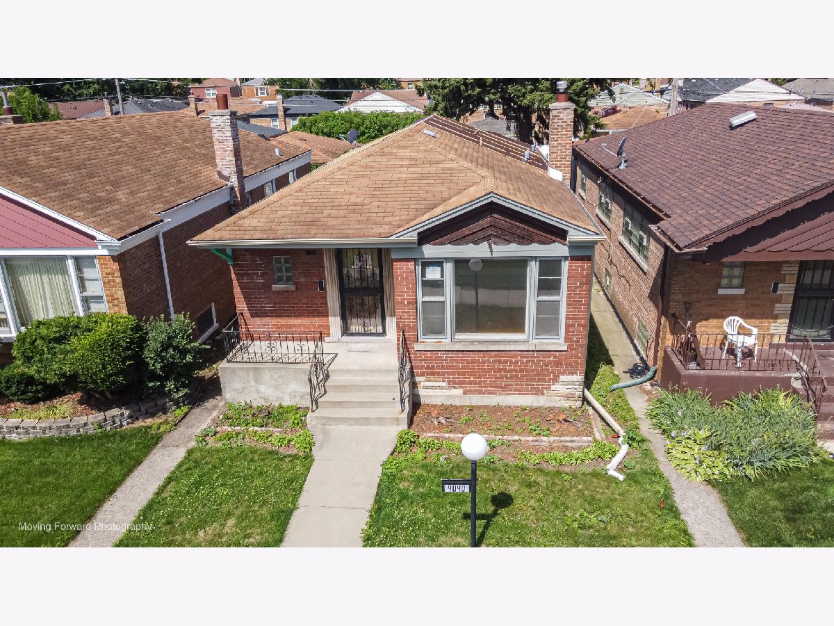  For Sale Chicago Illinois, 9040 Oglesby Avenue