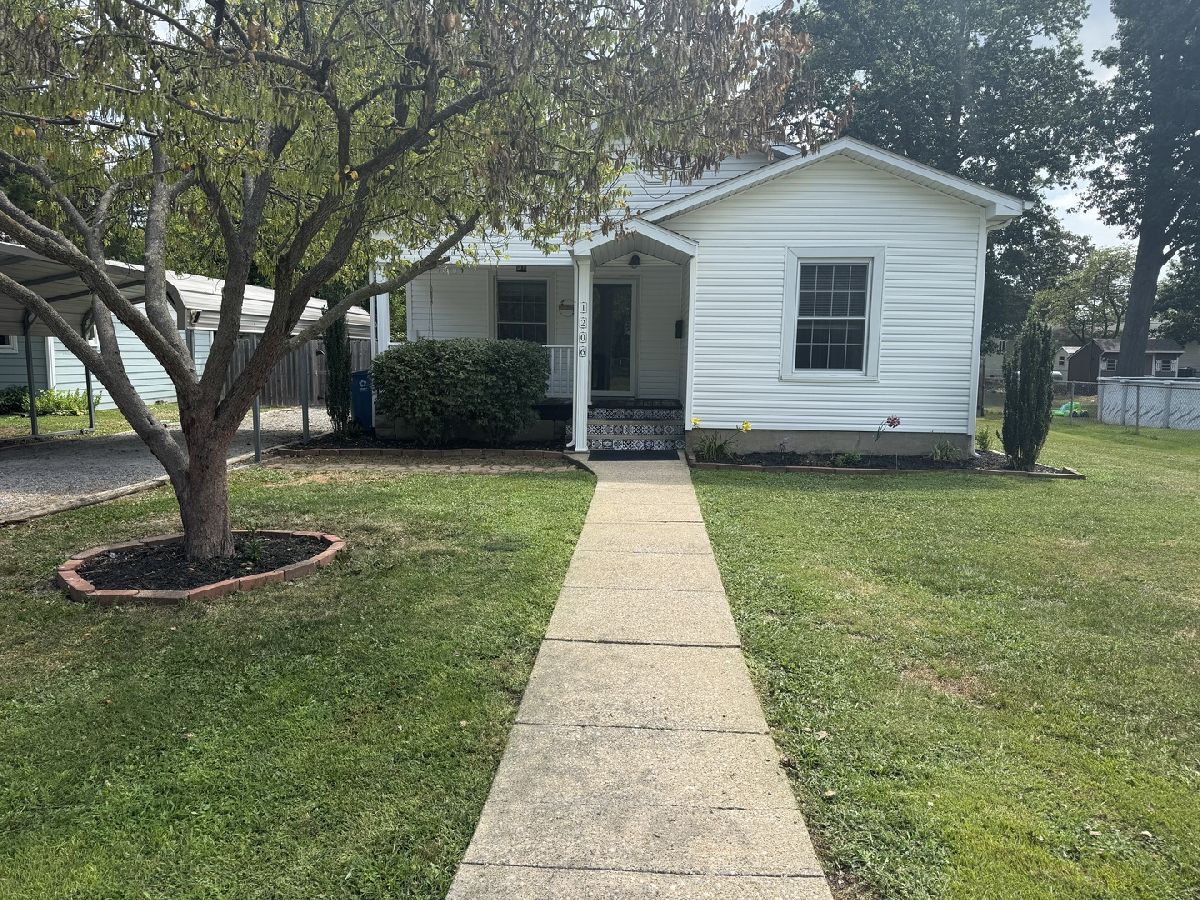  For Sale Benton Illinois, 1206 Commercial Street