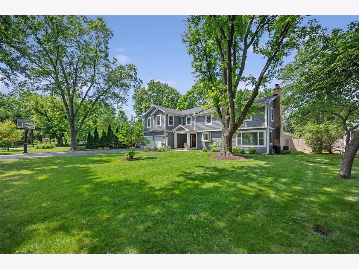  For Sale Northfield Illinois, 586 Earl Drive