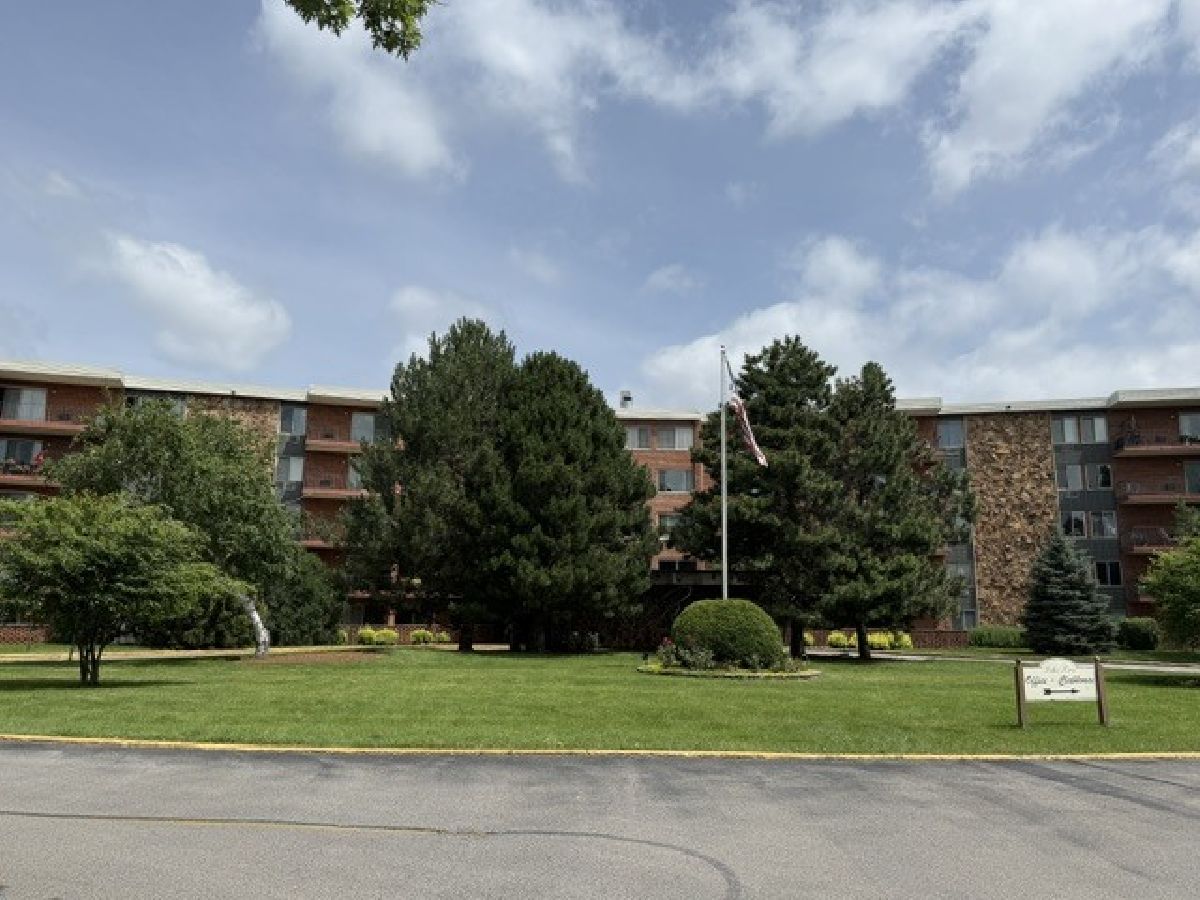  For Rent Prospect Heights Illinois, 16 Old Willow