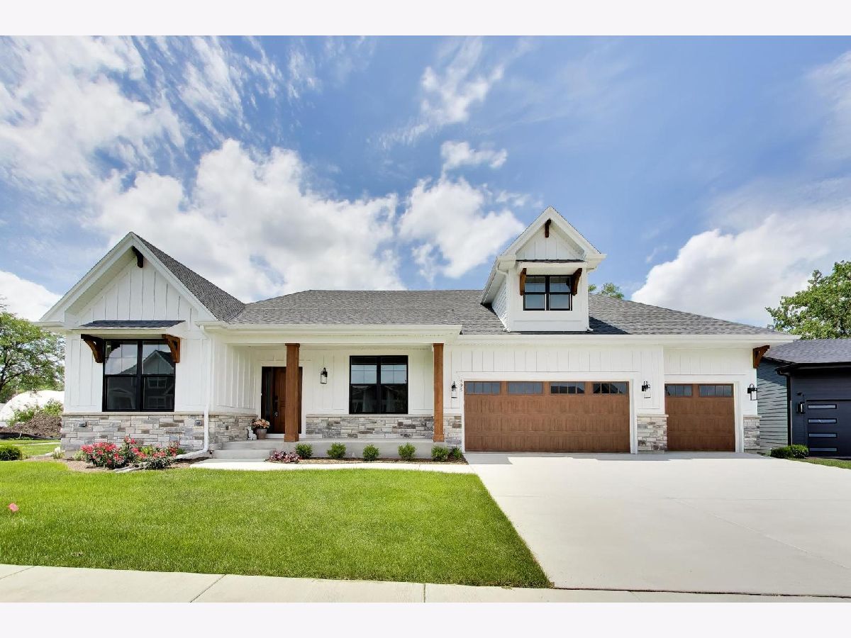  For Sale St Charles Illinois, 495 Cora Lane
