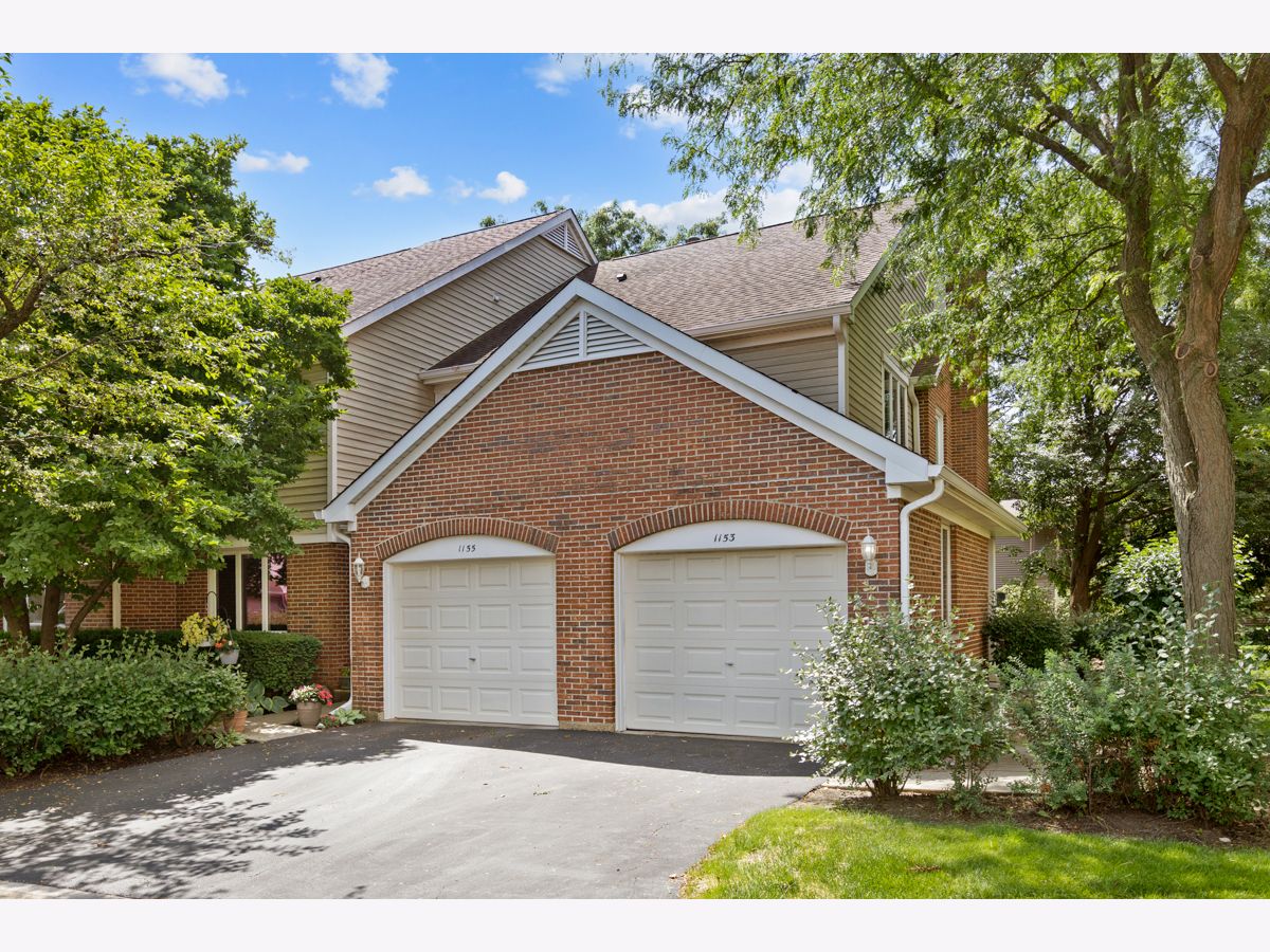 Condos & Townhomes For Sale Courts Of St John Mount Prospect Illinois, 1153 Linneman Road