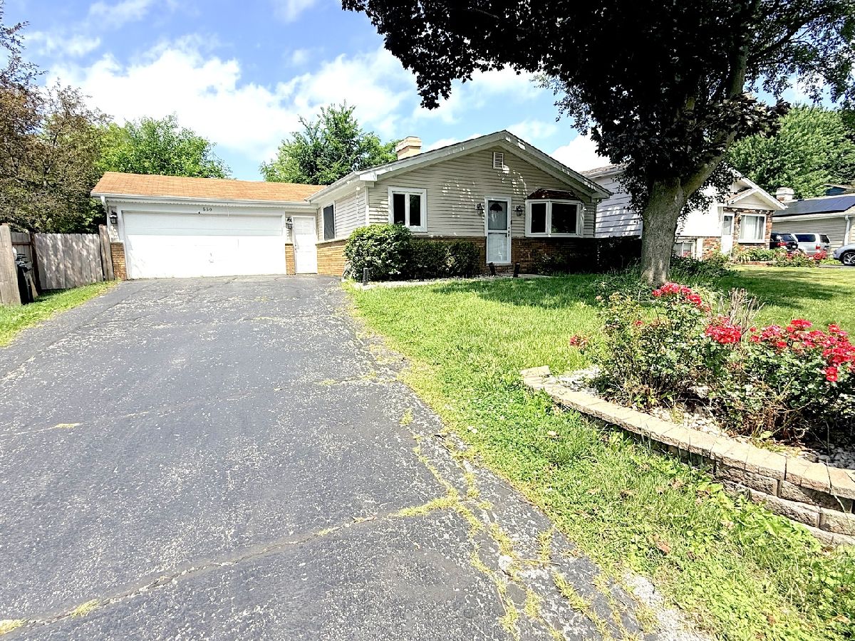 Homes For Sale Phillips & Barrs Mundelein Illinois, 550 Walnut Street