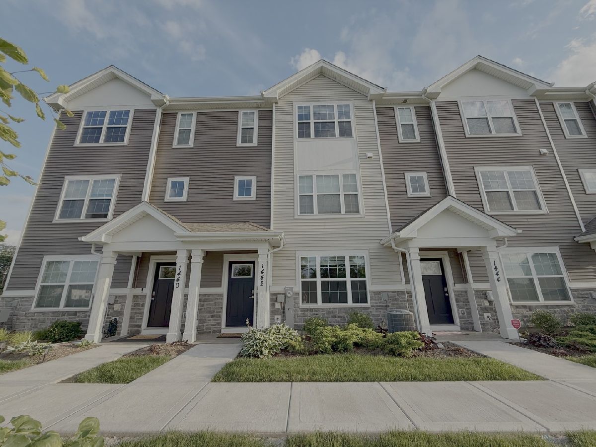Townhomes & Condos & Homes Rented Cambridge Lakes Pingree Grove Illinois, 1442 Yosemite