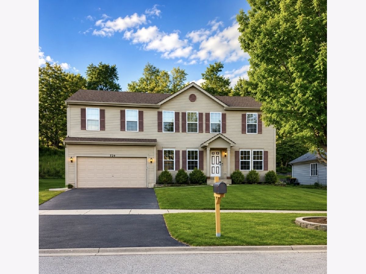  For Sale Marengo Illinois, 720 Ridge Drive