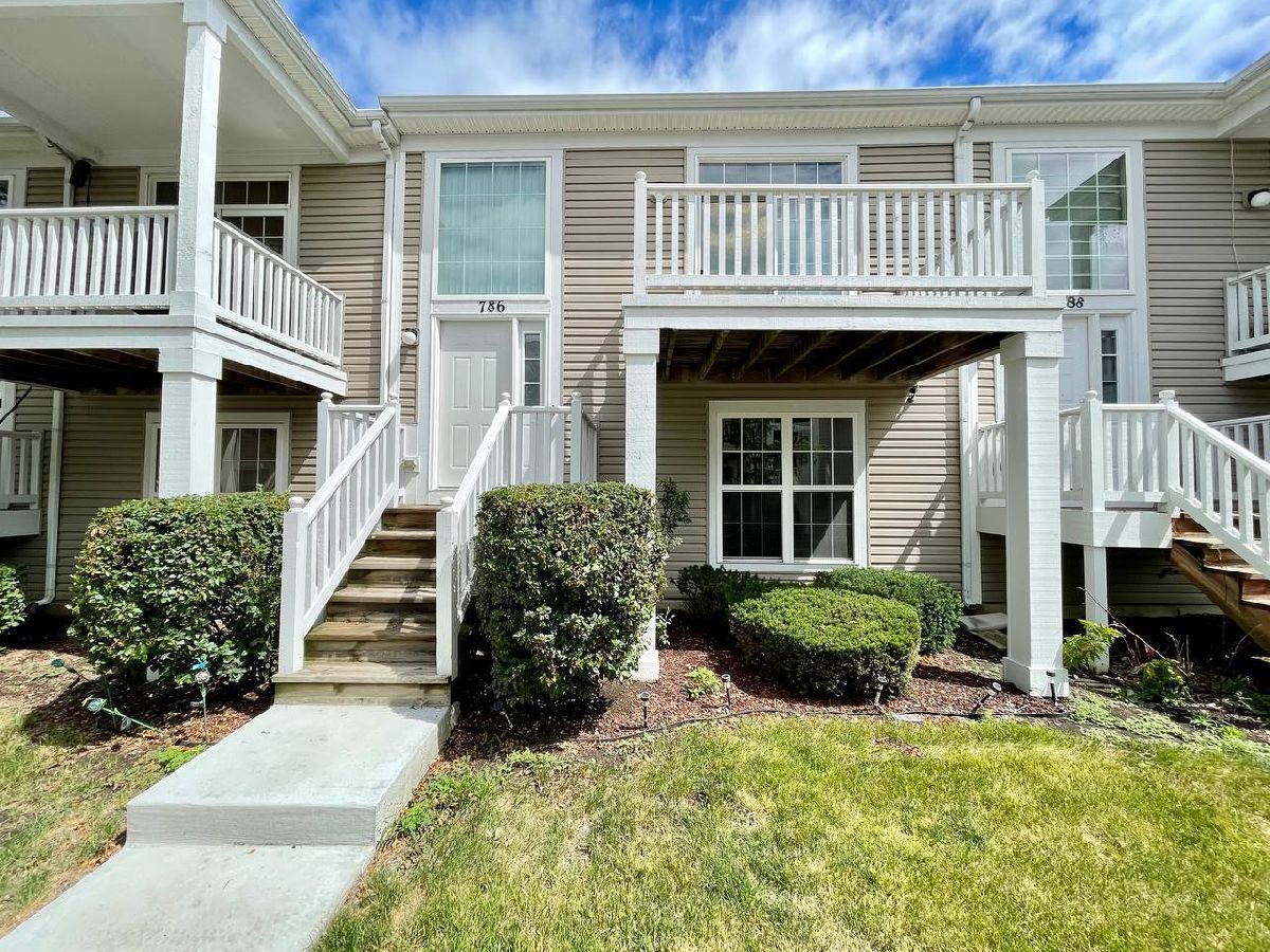 Homes & Townhomes & Condos For Rent Hometown Aurora Illinois, 786 Four Seasons