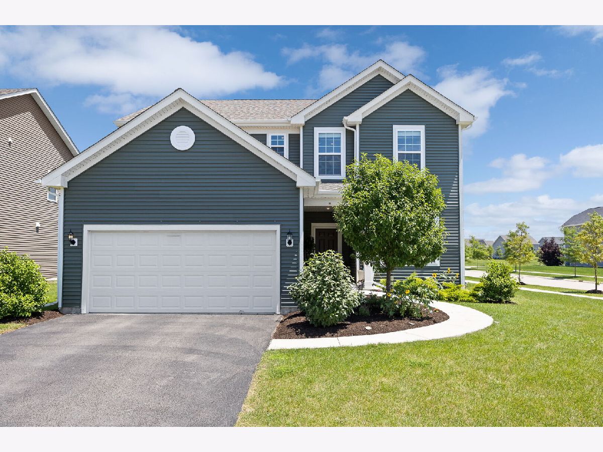 Homes & Condos & Townhomes For Sale Sawgrass Bolingbrook Illinois, 2088 Bent Grass Way