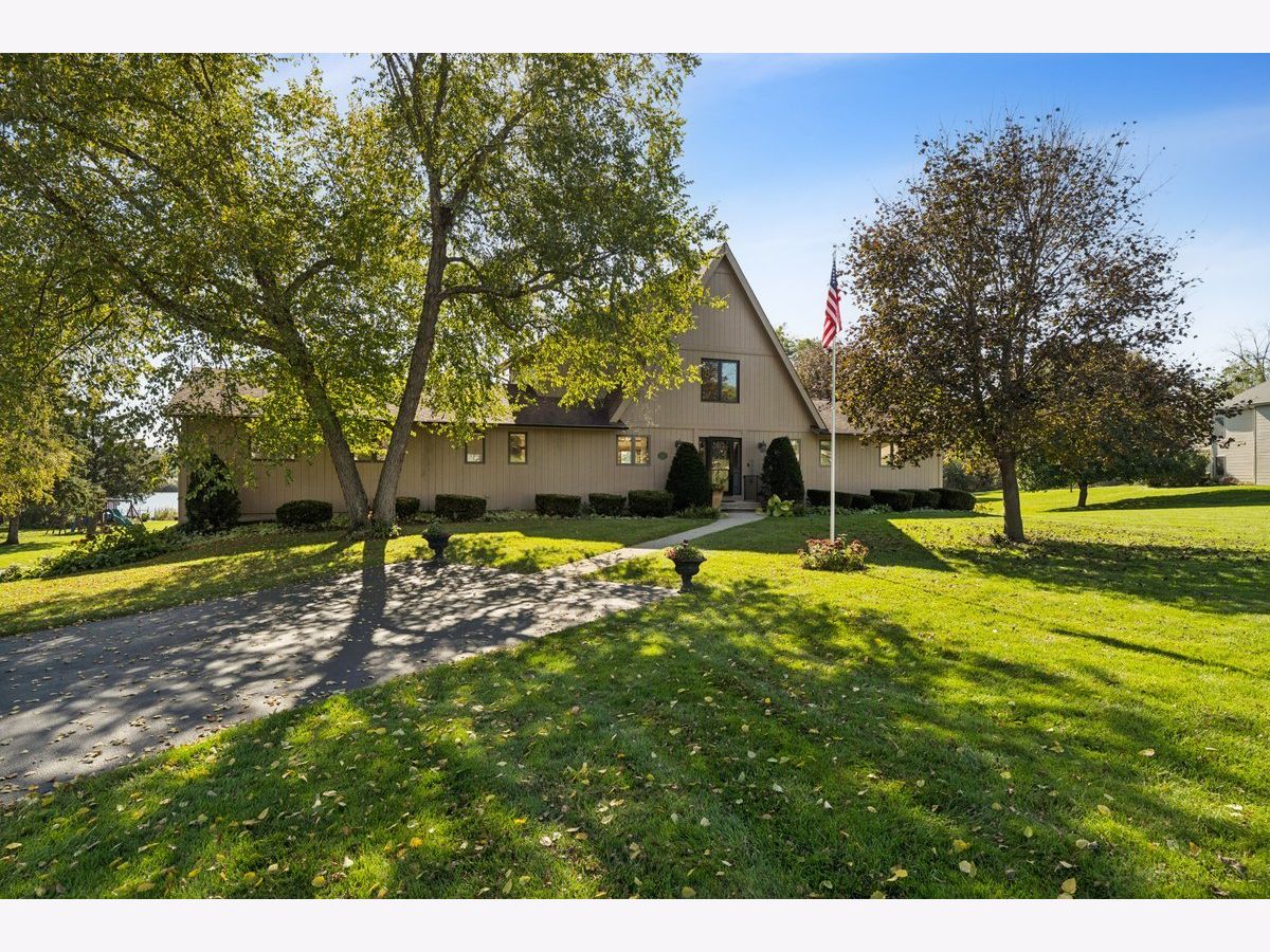  For Sale Ingleside Illinois, 33829 Fischer Drive