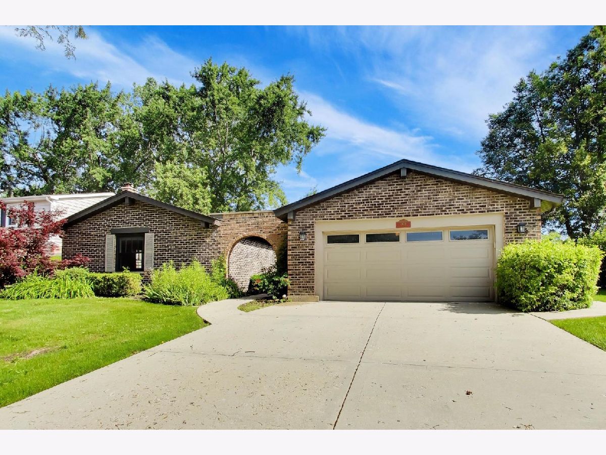  For Sale Glenview Illinois, 4044 Chester Drive