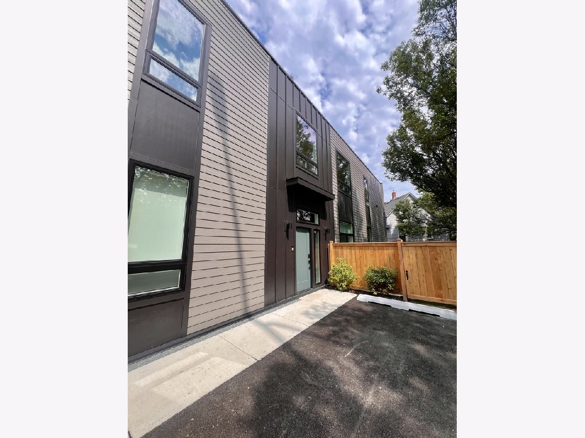  Rented Chicago Illinois, 3947 Dakin