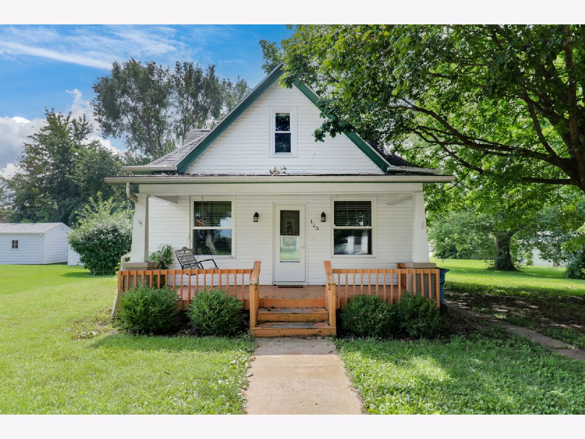  For Sale Stanford Illinois, 120 Main Street