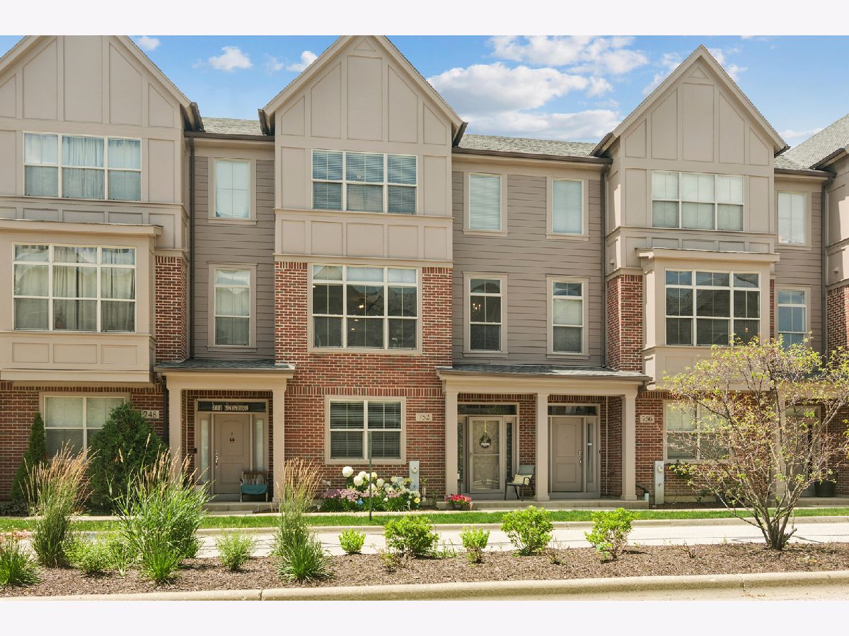 Townhomes Sold Aspen Pointe Vernon Hills Illinois, 752 Keystone