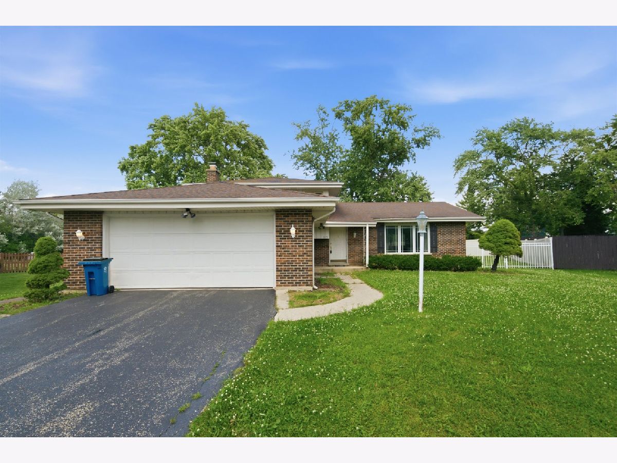  For Sale Bensenville Illinois, 819 River Forest Court