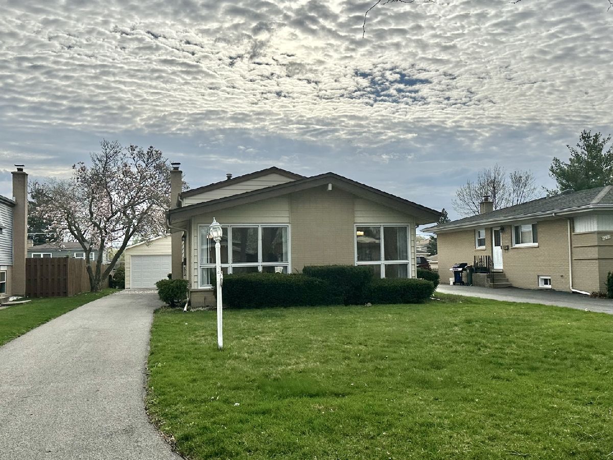  Rented Arlington Heights Illinois, 1243 Mitchell