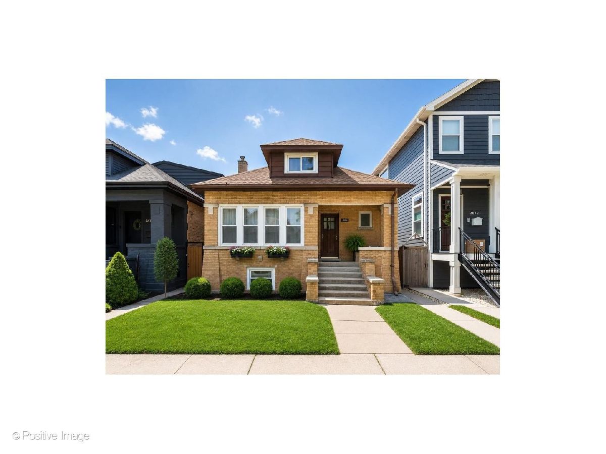  For Sale Chicago Illinois, 3640 Artesian Avenue