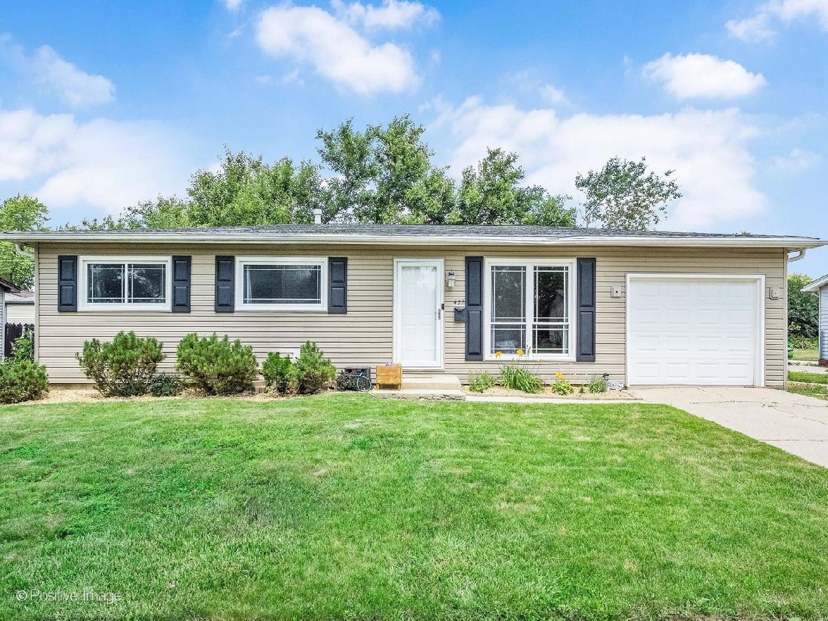  For Sale Streamwood Illinois, 422 Walnut Drive