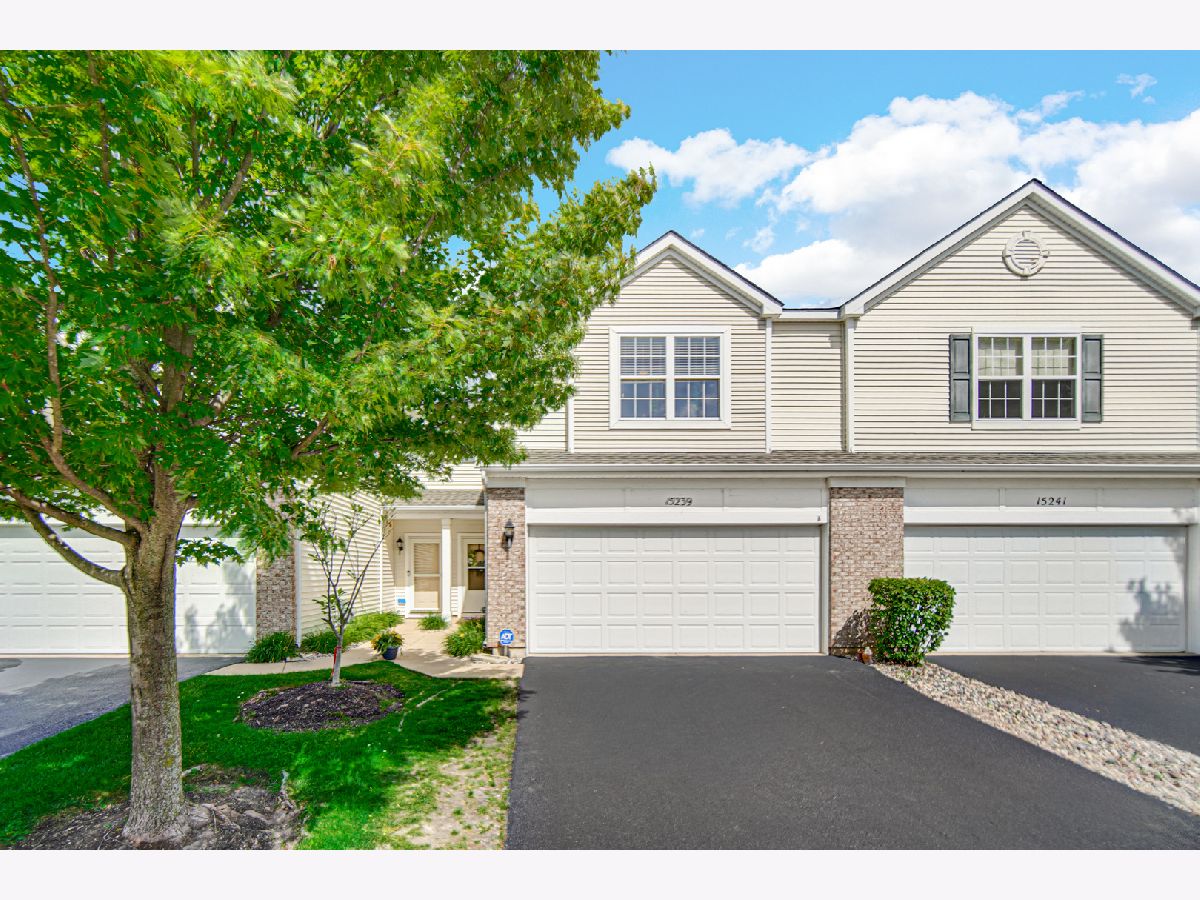 Townhomes & Homes For Sale Brookstone Springs Manhattan Illinois, 15239 Kenmare Circle