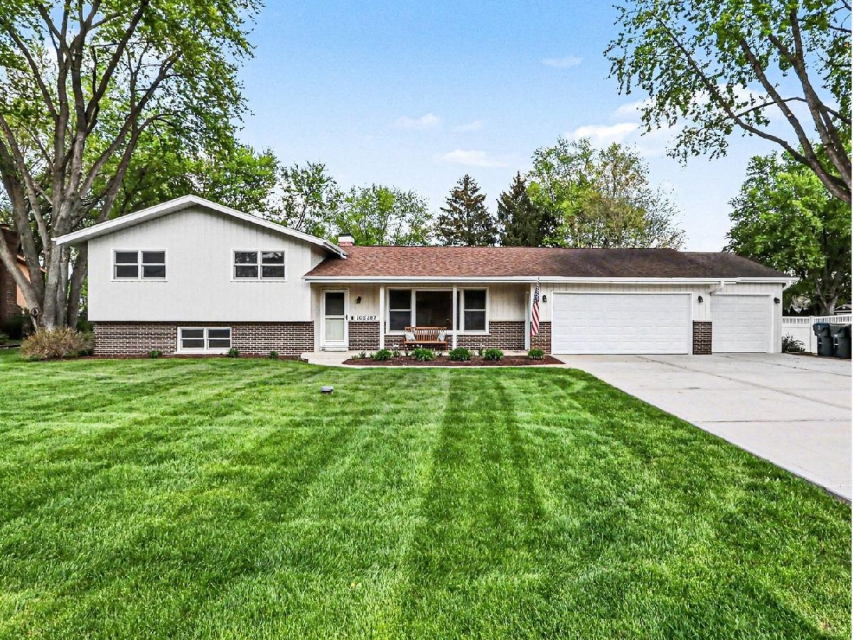 Homes For Sale Wheatland View Naperville Illinois, 10S287 Alma Lane