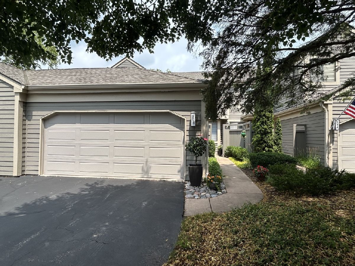  For Sale Lake Barrington Illinois, 398 White Oak Lane