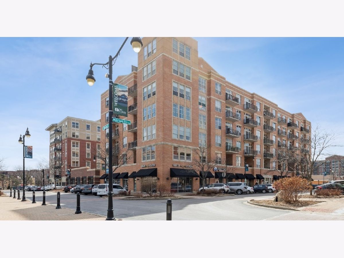  Rented Des Plaines Illinois, 647 Metropolitan