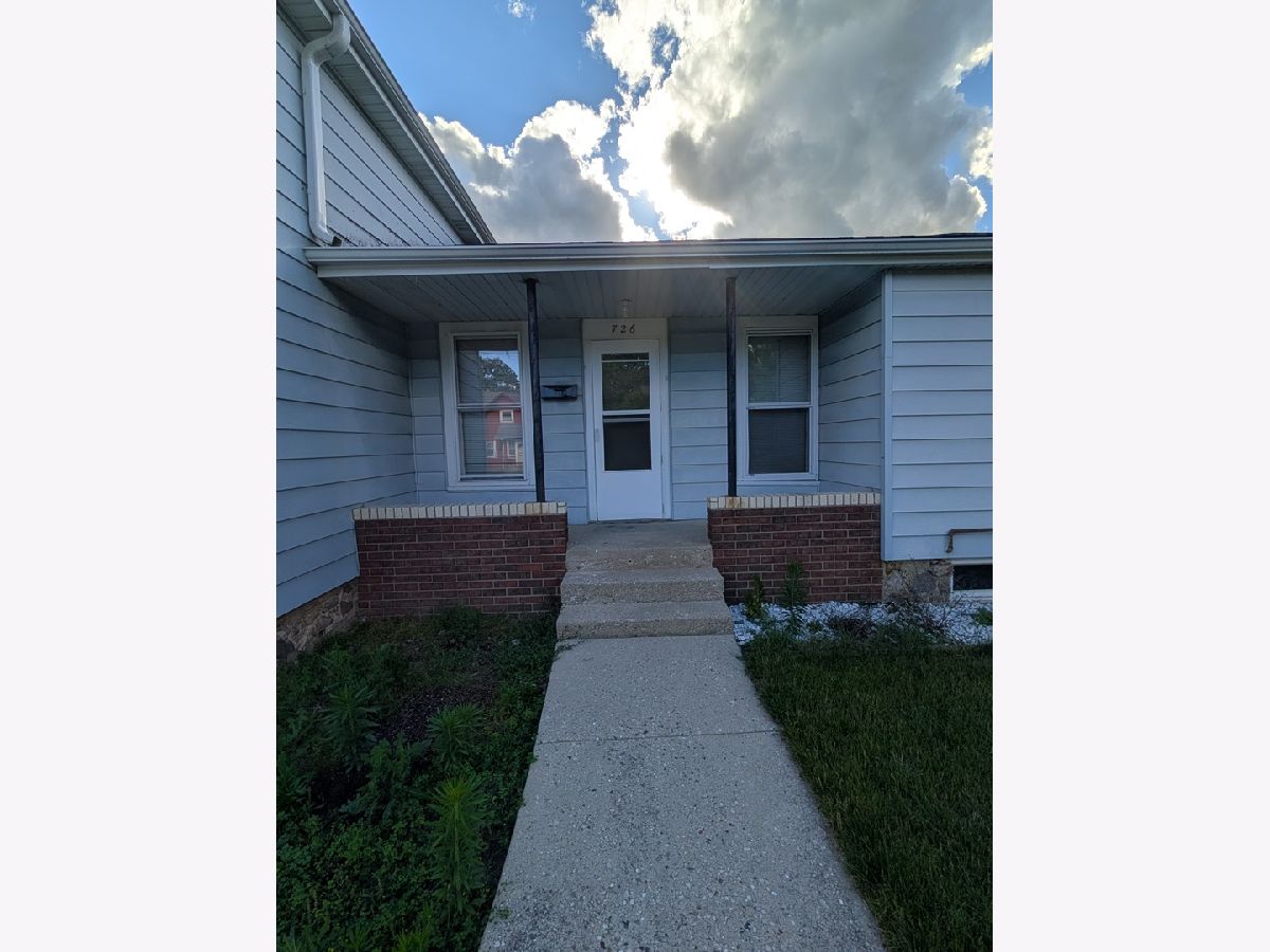  Rented Woodstock Illinois, 726 Jefferson