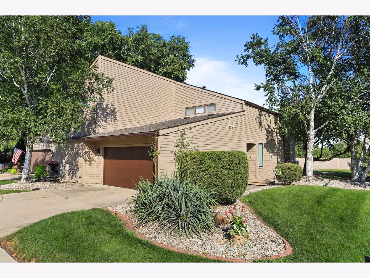  For Sale Champaign Illinois, 16 Briar Hill Circle