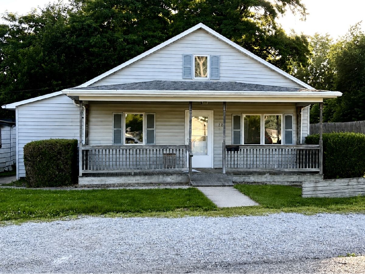  For Sale Clinton Illinois, 221 George Street