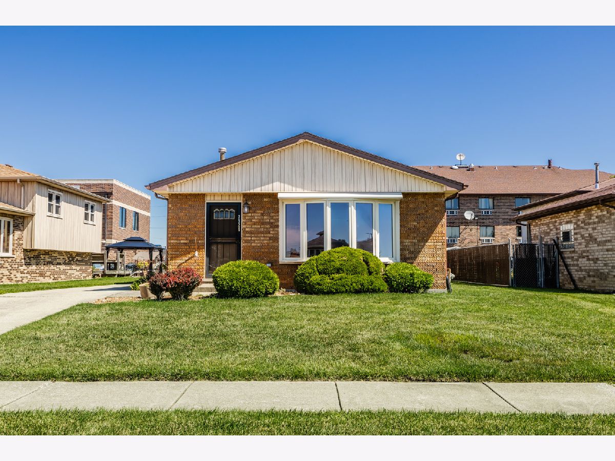 For Sale Bridgeview Illinois, 7924 79th Place