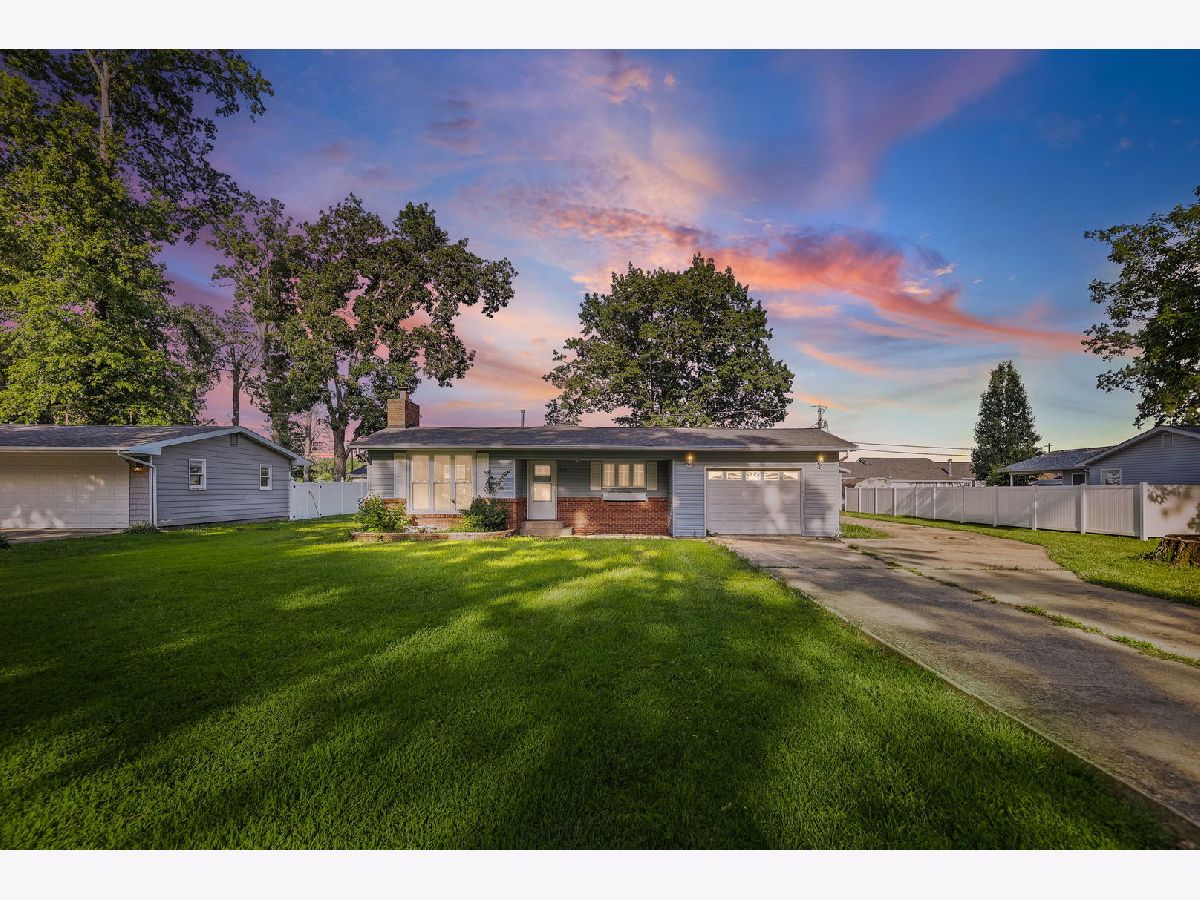  For Sale Salem Illinois, 274 Oak Tree Avenue
