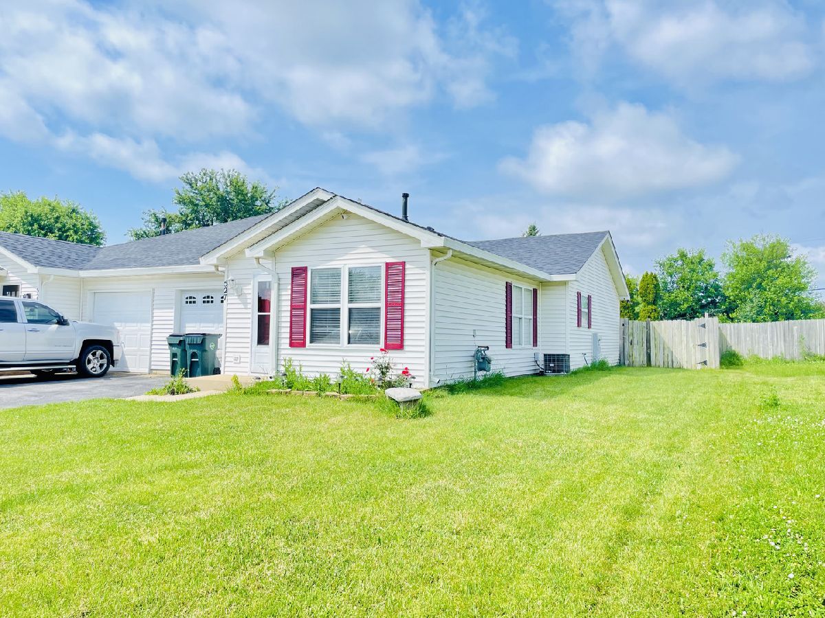  For Sale Oswego Illinois, 527 Heritage Drive