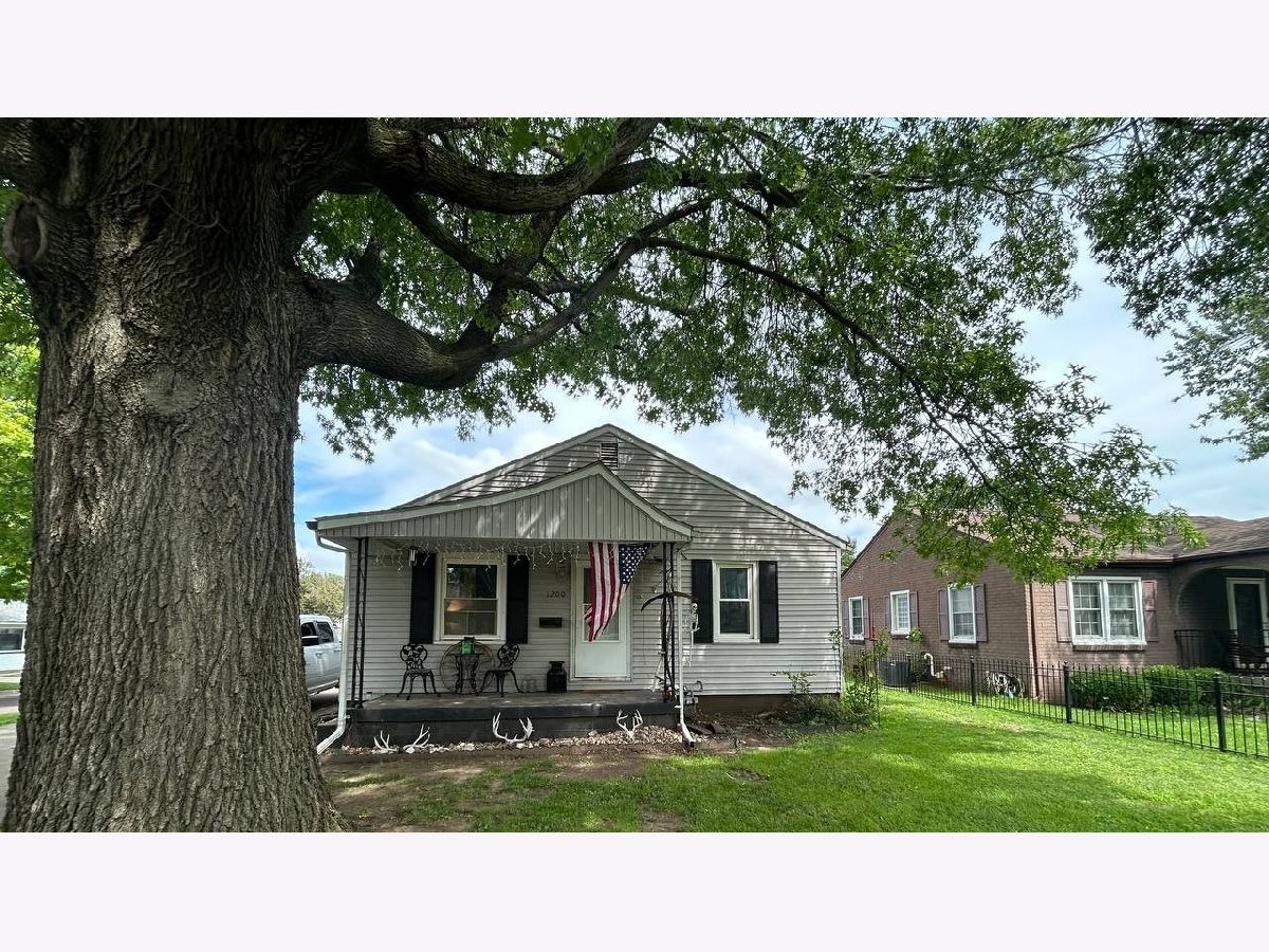  For Sale Pekin Illinois, 1200 10th Street
