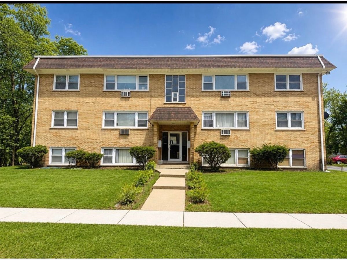  Rented Addison Illinois, 255 Oak