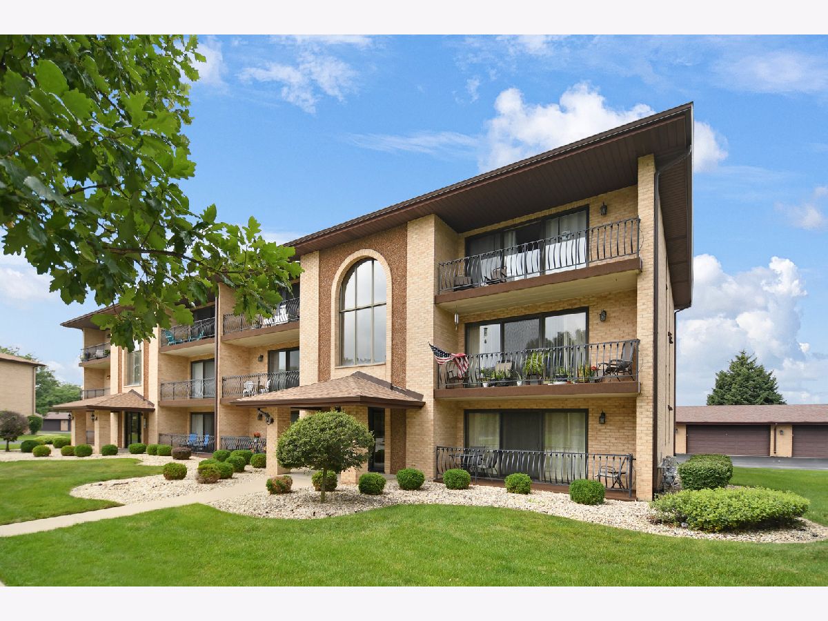 Condos & Townhomes & Homes For Sale Clearview Tinley Park Illinois, 8324 160th Place