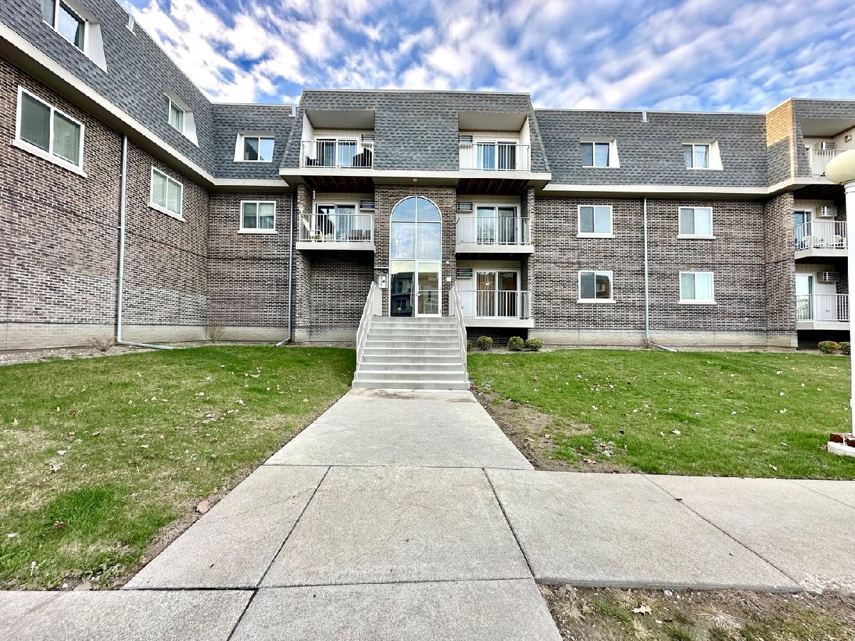  Rented Prospect Heights Illinois, 820 Mcintosh