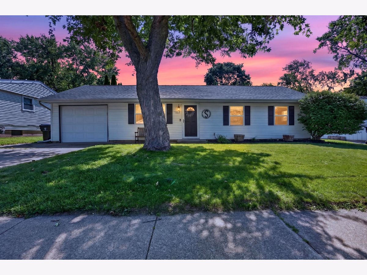  For Sale Bloomington Illinois, 1307 Dogwood Lane
