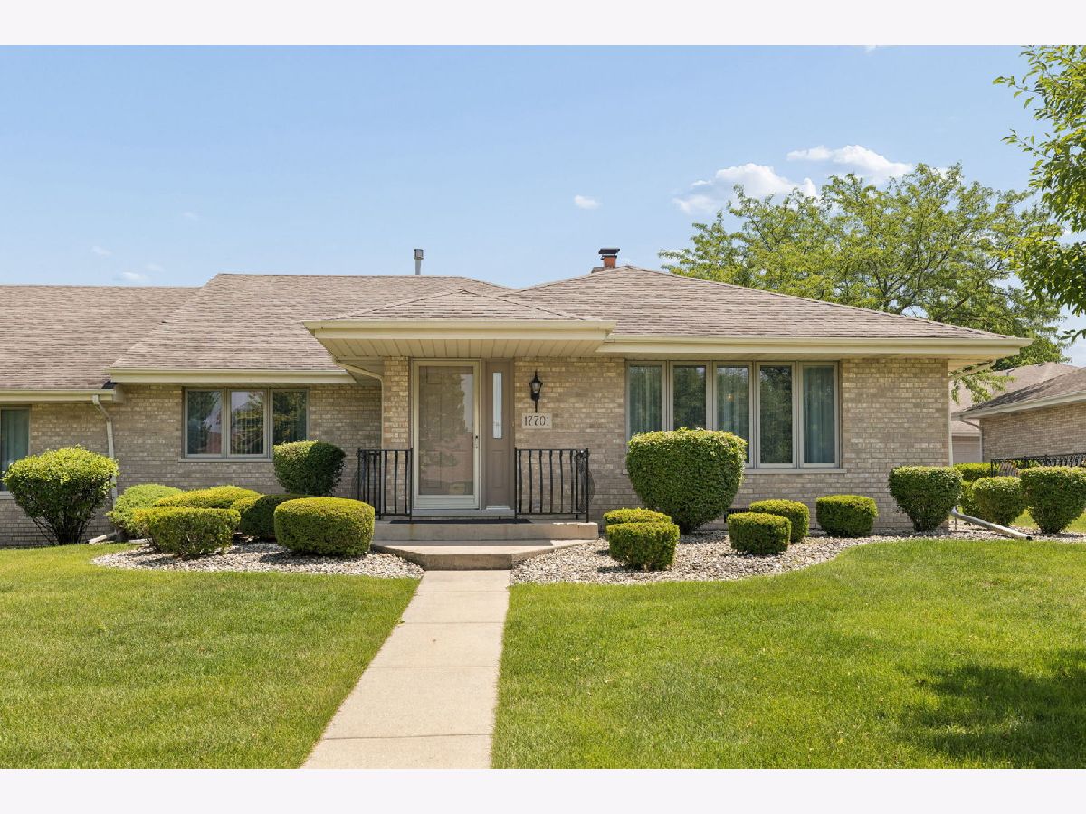 Townhomes & Condos & Homes For Sale Eagle Ridge Orland Park Illinois, 17701 Pennsylvania Court