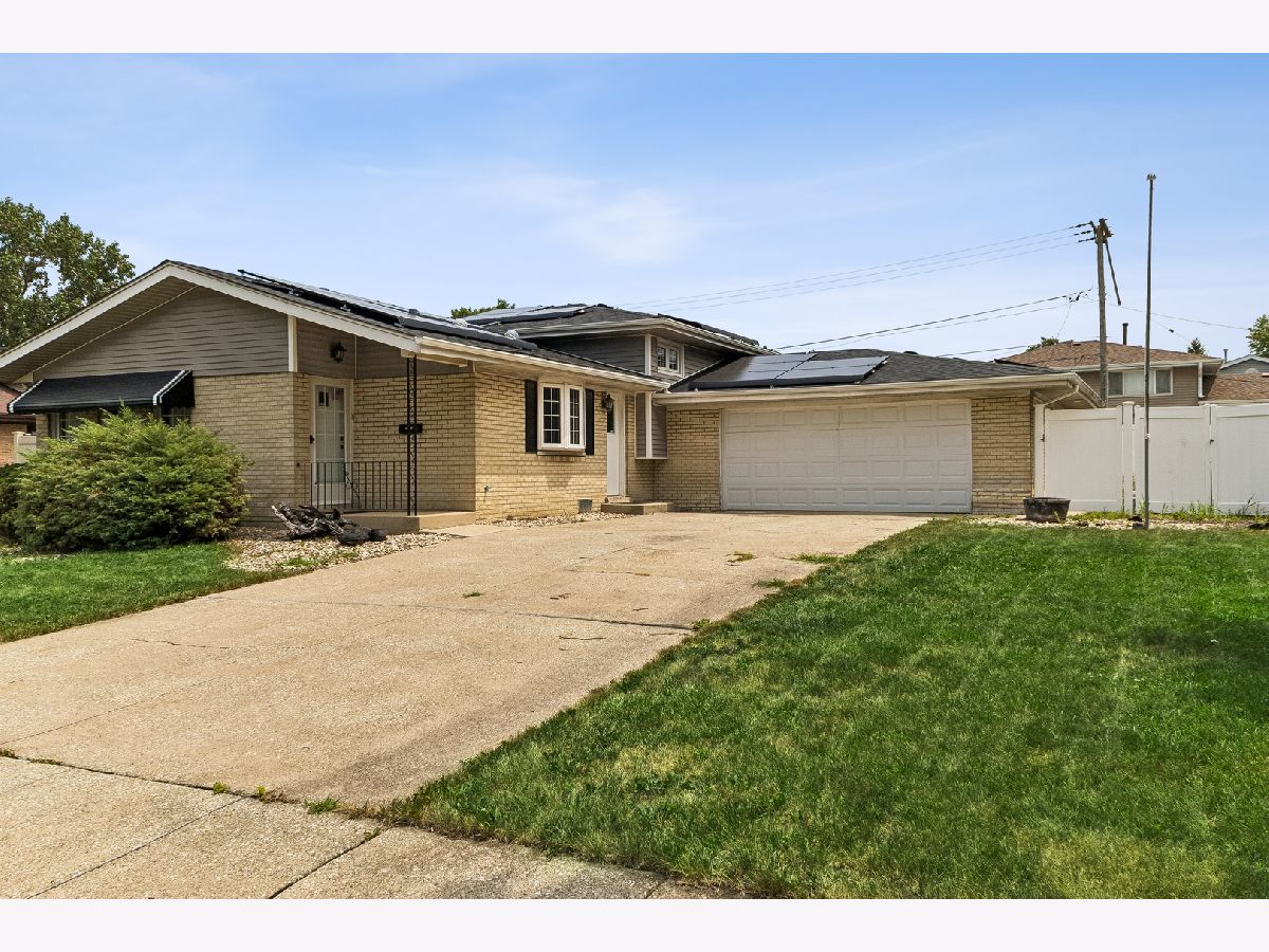  For Sale Oak Forest Illinois, 16457 Laura Lane