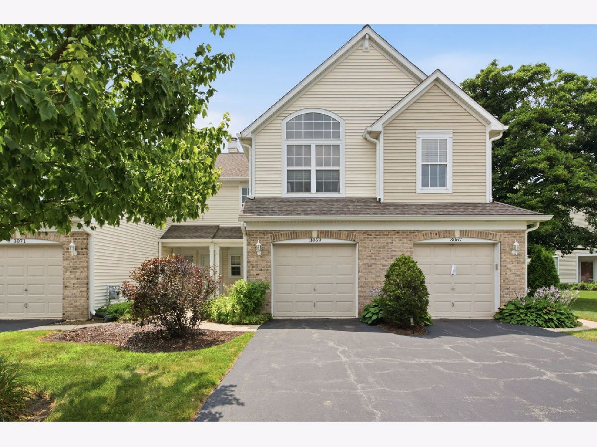Townhomes For Sale Autumn Lakes Aurora Illinois, 3069 Autumn Lake Drive