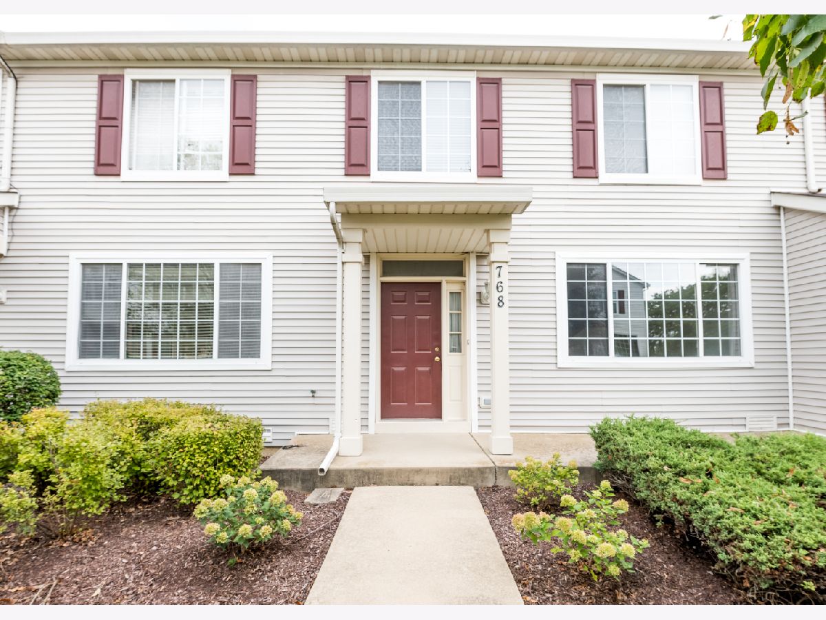 Townhomes & Condos For Rent Reflections Aurora Illinois, 768 County Line