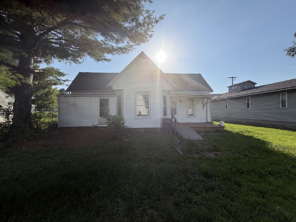  For Sale Lovington Illinois, 207 Railroad Street