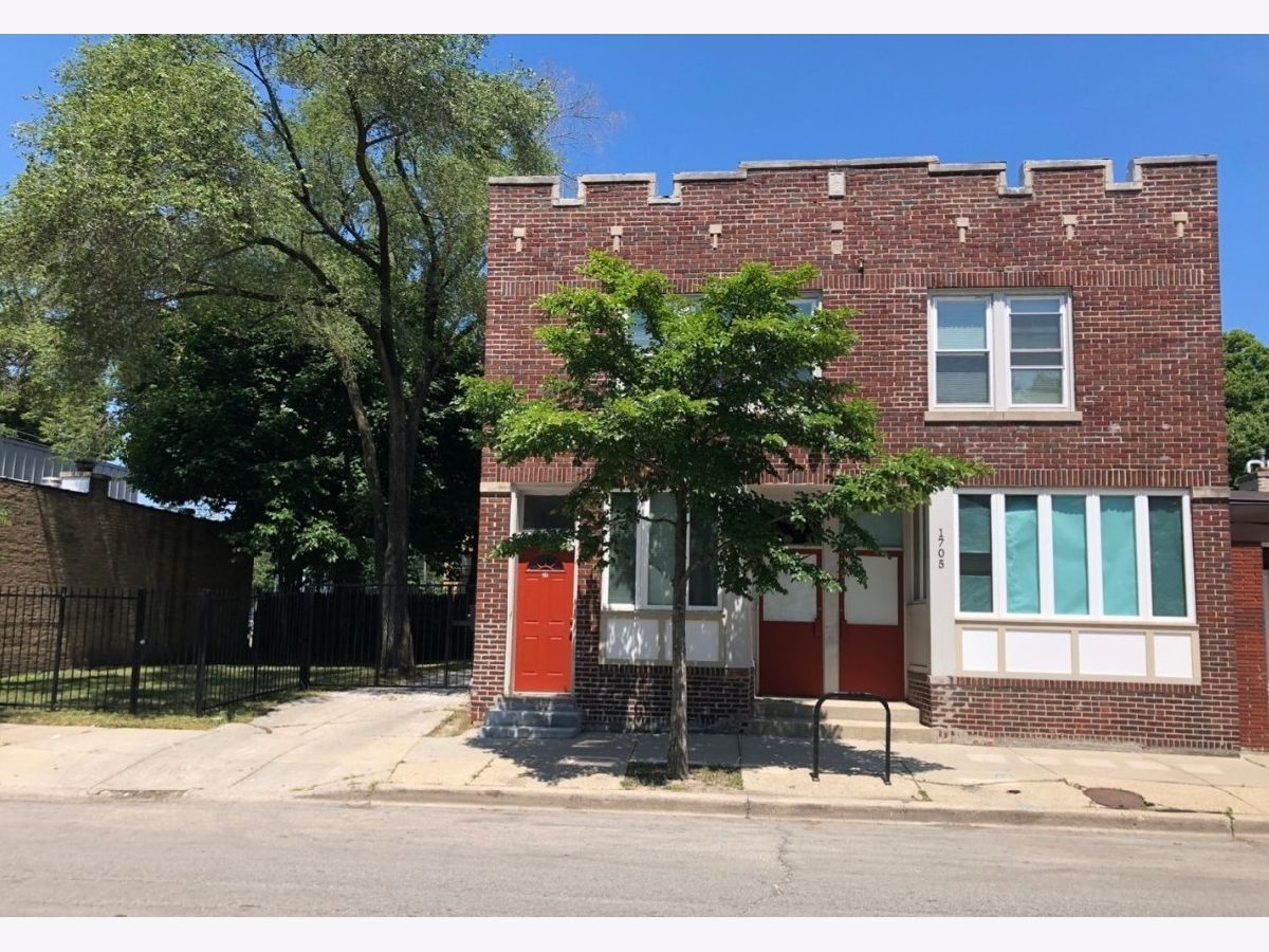  Rented Evanston Illinois, 1705 Simpson