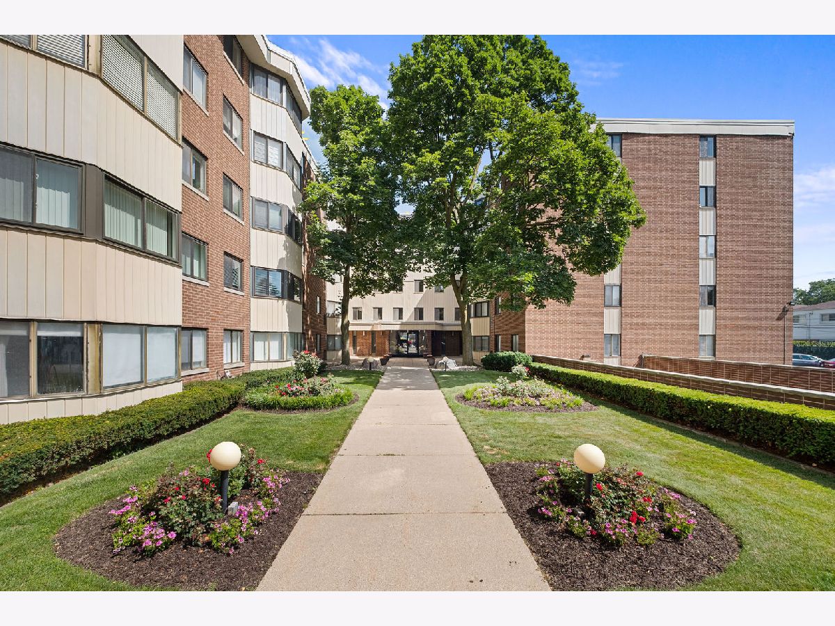  For Sale Morton Grove Illinois, 5500 Lincoln Avenue