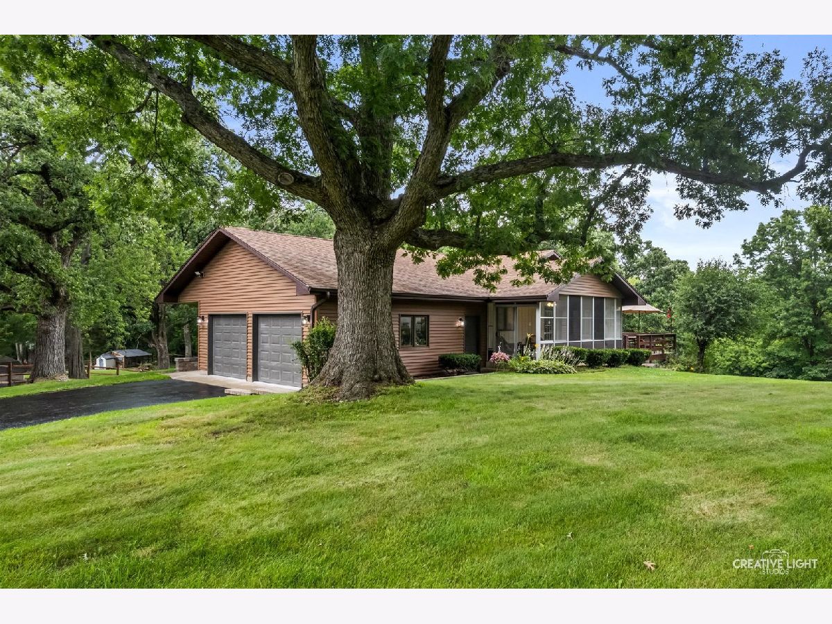  For Sale Richmond Illinois, 10033 Hillshire Drive