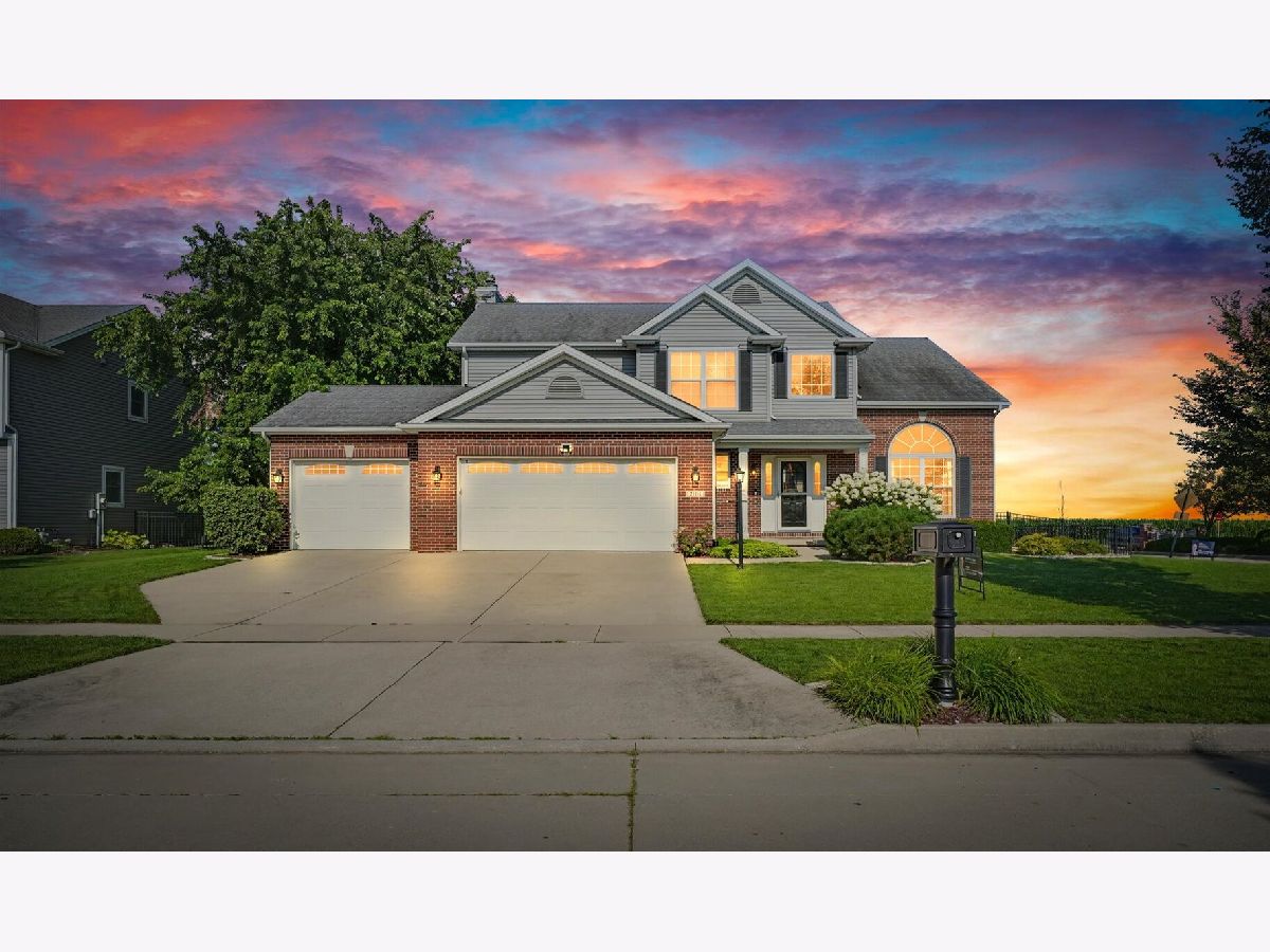 Homes For Sale Wills Trace Champaign Illinois, 2101 Talans Drive