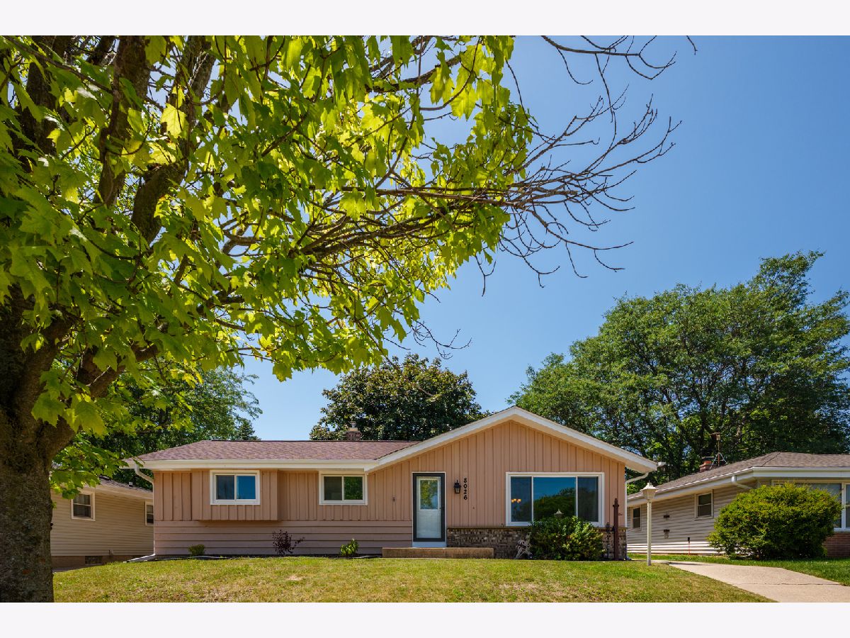  For Sale Kenosha Wisconsin, 8026 50th Avenue