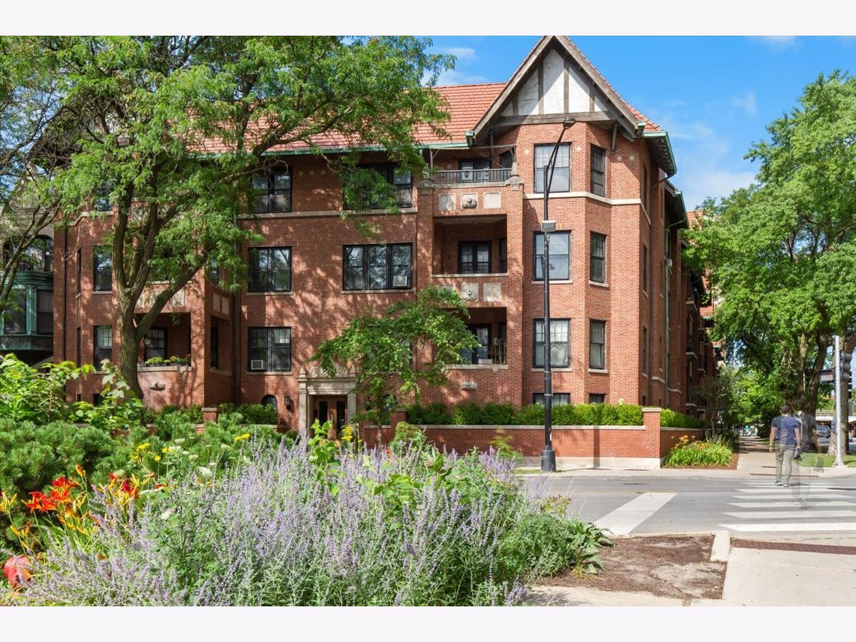 For Sale Chicago Illinois, 1633 Hyde Park Boulevard