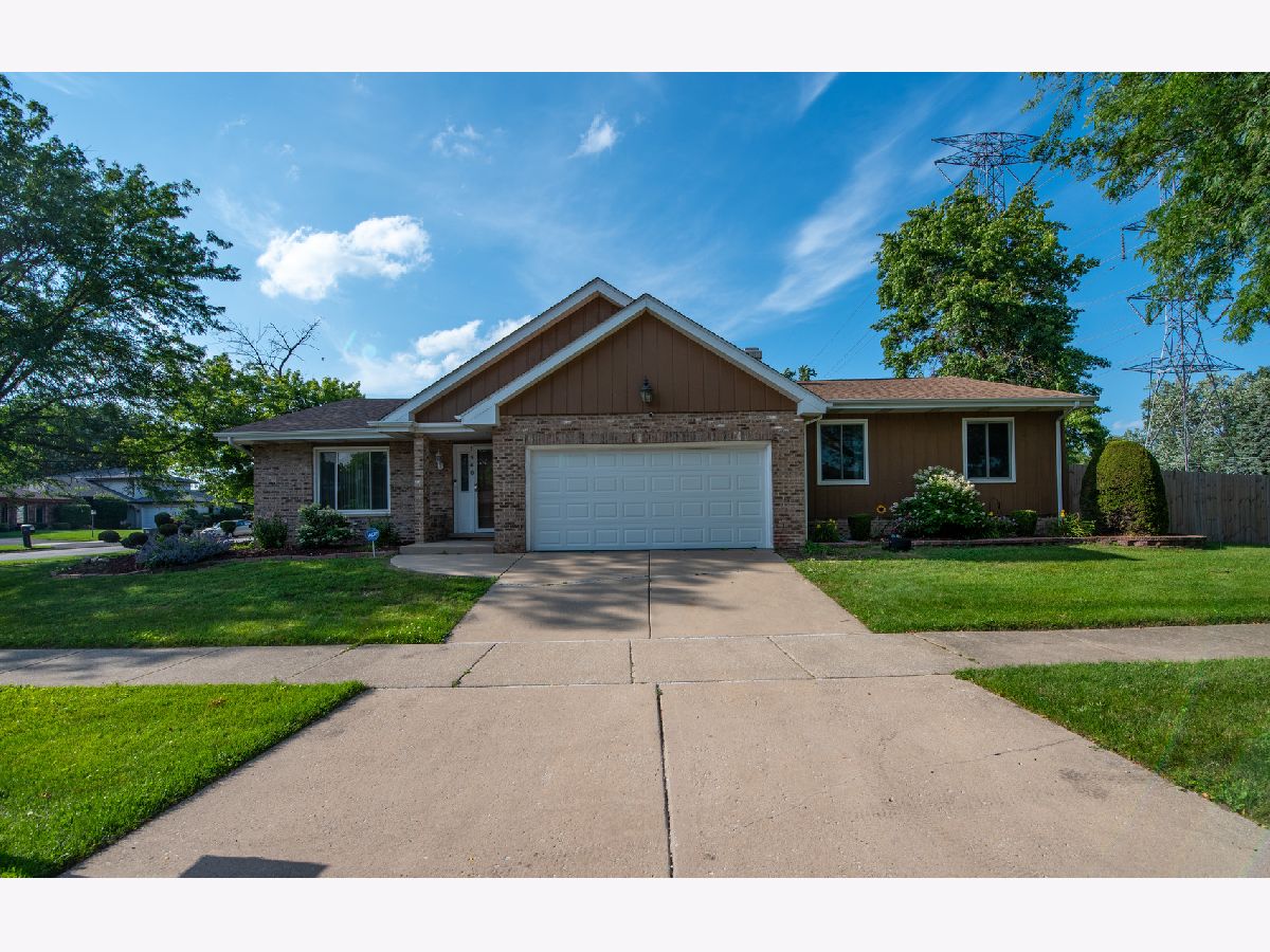 Homes For Sale Dejong Gardens Lansing Illinois, 1960 185th Street