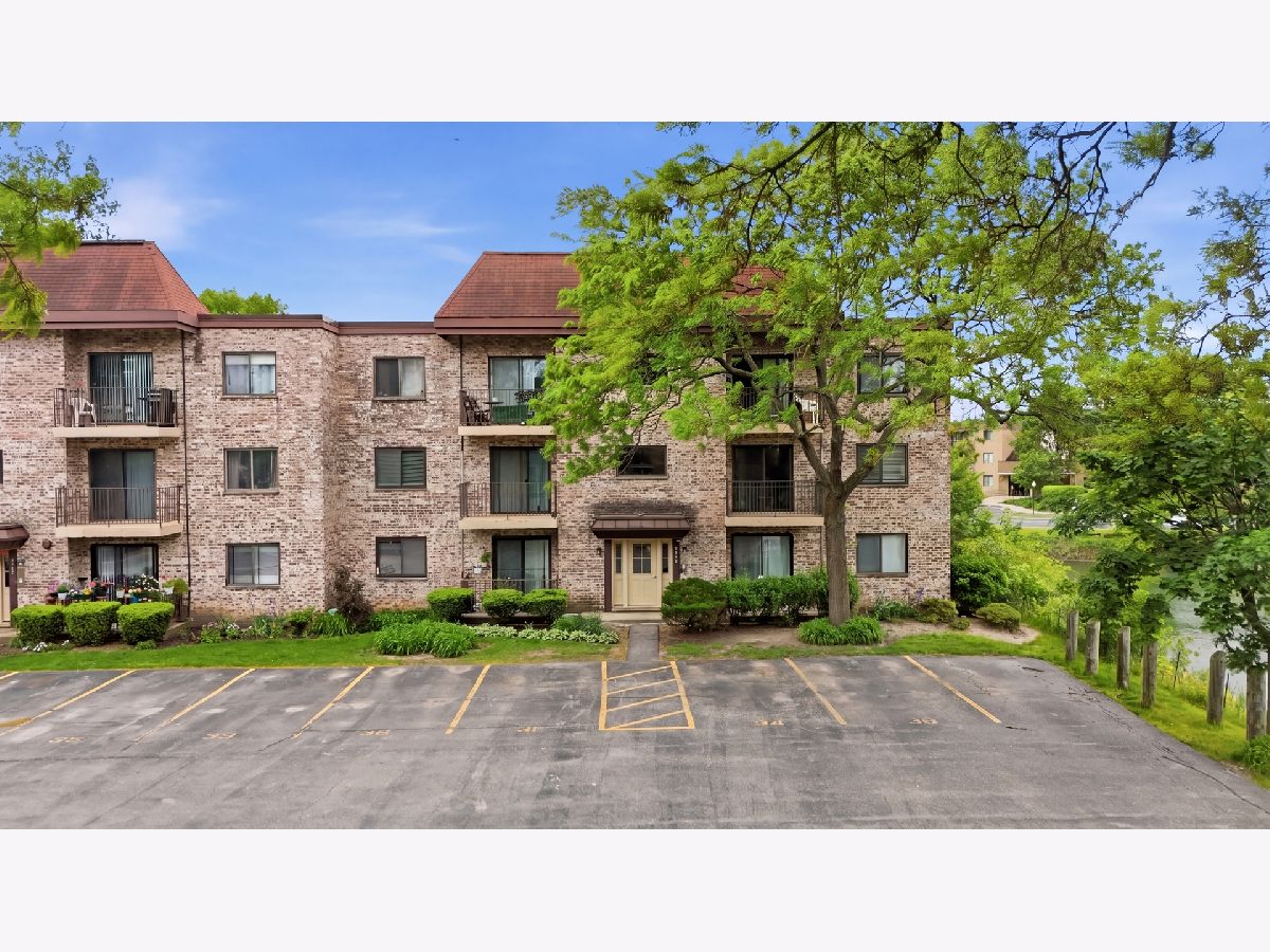  Rented Rolling Meadows Illinois, 5513 Chateau